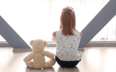 Nou comitet independent pentru cercetarea autismului, înființat în SUA Un nou comitet independent va fi înființat în Statele Unite pentru a stabili prioritățile în cercetarea autismului, oferind o alternativă la abordarea oficială