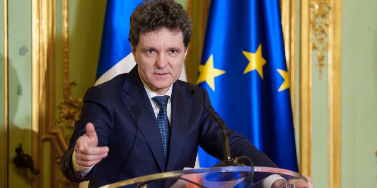 Nicuşor Dan, în vizită oficială la Varşovia Președintele Nicușor Dan se află astăzi la Varșovia, unde va avea o serie de întâlniri oficiale