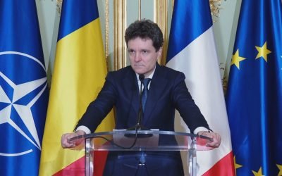 Zuckerman: Răspunsul lui Nicușor Dan, „foarte bine făcut”, la propunerea nucleară a Franței Fostul ambasador al Statelor Unite ale Americii în România, Adrian Zuckerman, a criticat public, joi seară, la Digi24, propunerea Franței de a extinde „umbrela nucleară” în Europa
