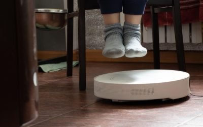 Un inginer spaniol a preluat controlul a mii de aspiratoare robot, dezvăluind o breșă de securitate majoră Un inginer software din Spania a reușit să preia controlul de la distanță a aproximativ 7.000 de aspiratoare robot din întreaga lume