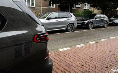 Slatina renunță la taxele suplimentare pentru mașini, dar pierde milioane de lei la buget Consiliul Local Slatina a aprobat vineri, într-o ședință extraordinară, eliminarea cotelor adiționale la impozitul pentru autovehicule