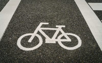 Creșterea prețurilor la carburanți favorizează industria de biciclete Creșterea prețurilor la benzină și motorină ar putea favoriza o utilizare mai intensă a bicicletei ca mijloc de transport, cu impact direct asupra producătorilor