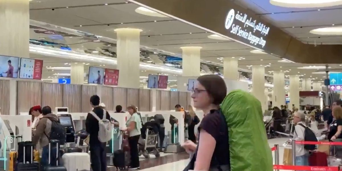 Americani blocați în Emiratele Arabe Unite critică lipsa de asistență din partea guvernului Zeci de cetățeni americani se confruntă cu dificultăți majore în încercarea de a părăsi Emiratele Arabe Unite, după ce zborurile din regiune au fost anulate din cauza tensiunilor cu Iranul