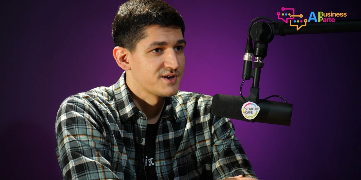 Hackeri antrenează inteligența artificială pentru a descoperi vulnerabilități în aplicații web Un nou trend se conturează în lumea hackerilor, aceștia orientându-se tot mai mult spre „prompt engineering”, o metodă prin care folosesc modele lingvistice mari (LLM-uri) pentru a identifica rapid vulnerabilități în aplicații web