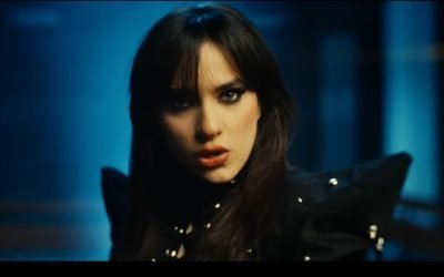 Controversă la Eurovision: Piesa României, acuzată că promovează strangularea sexuală Piesa României pentru Eurovision, interpretată de Alexandra Căpitănescu, a stârnit un val de critici internaționale