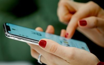 Nouă campanie de phishing vizează conturile de WhatsApp ale românilor prin SMS-uri false O nouă campanie de înșelătorie online, despre care experții în securitate informatică spun că este cea mai mare de acest fel din 2026, folosește mesaje SMS false pentru a fura conturile de WhatsApp ale românilor