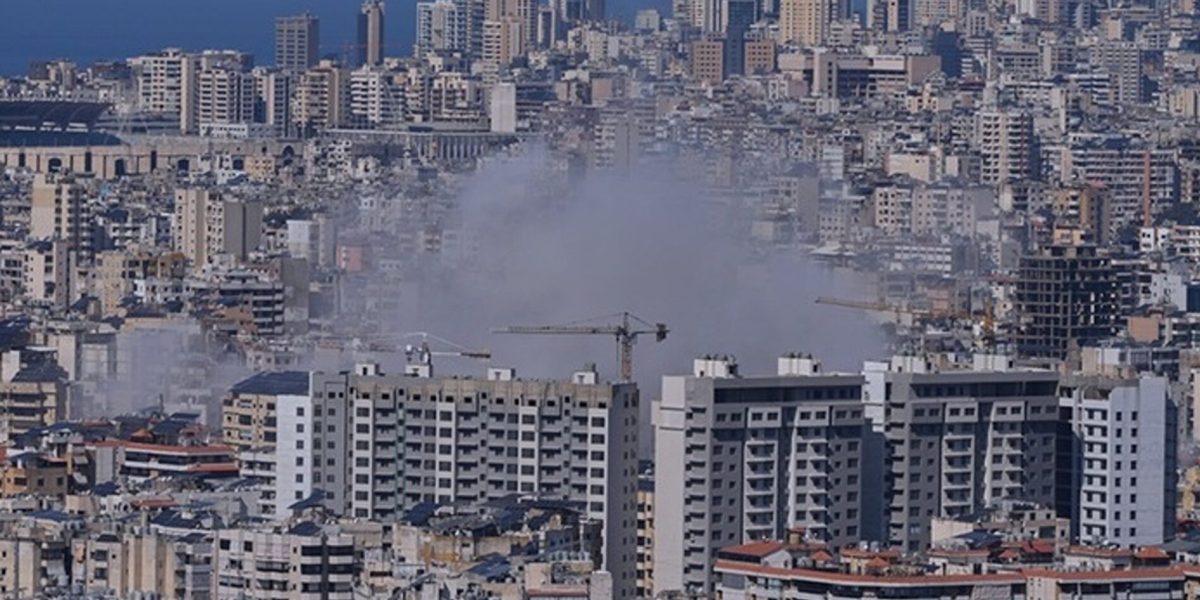 UN LIDER HAMAS, UCIS ÎNTR-UN ATAC AERIAN ATRIBUIT ISRAELULUI, LIBANUL SUB PRESIUNE Un lider de rang înalt al organizației teroriste palestiniene Hamas a fost ucis într-un atac aerian în Liban, provocând o nouă escaladare a tensiunilor în regiune