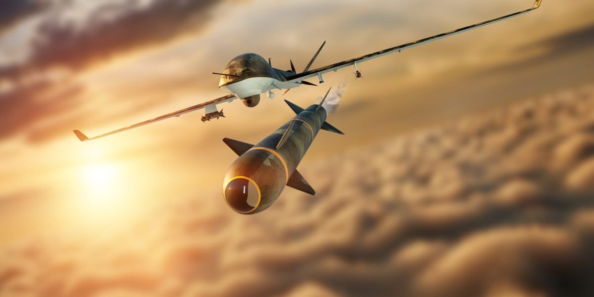 Europa, sub amenințarea dronelor: Avertisment de la un general american Fostul comandant al Armatei SUA în Europa, generalul-locotenent în retragere Ben Hodges, a tras un semnal de alarmă cu privire la pregătirea insuficientă a Europei pentru un eventual atac masiv cu drone