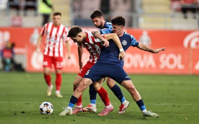 Metaloglobus și UTA Arad se înfruntă într-un meci crucial din Superligă Meciul dintre Metaloglobus și UTA Arad, disputat sâmbătă la Clinceni, a deschis ziua de fotbal din Superligă