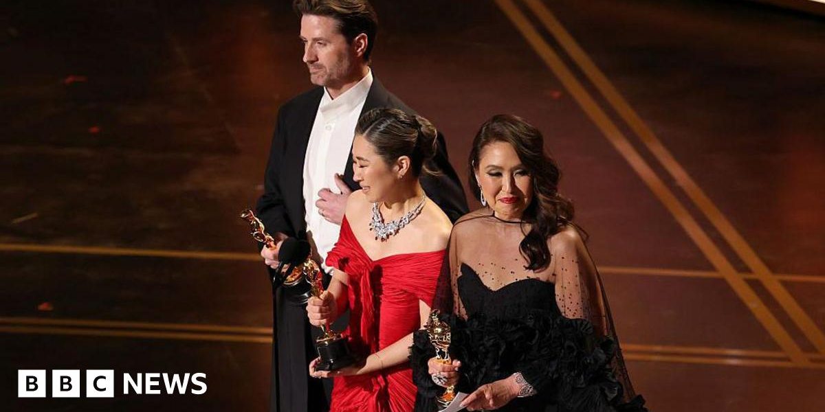 Filmul „F1”, cu Brad Pitt, nominalizat la Oscar, a fost filmat la Silverstone Lungmetrajul „F1”, cu Brad Pitt și Damson Idris în rolurile principale, a fost nominalizat la patru premii Oscar, inclusiv la categoria „Cel mai bun film”