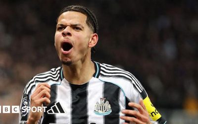 Newcastle și Manchester United încheie un meci spectaculos cu șapte goluri Meciul de la Newcastle dintre Newcastle United și Manchester United s-a încheiat cu un scor spectaculos de 3-2 în favoarea gazdelor