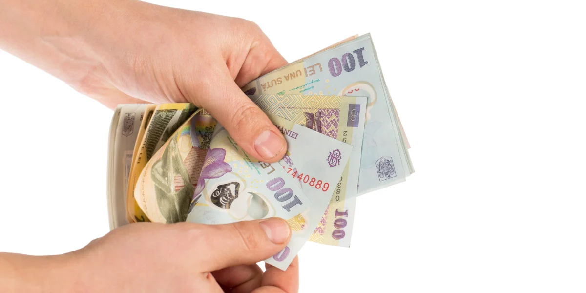 Criza din Orientul Mijlociu și prețul numerarului: Cum ne putem proteja economiile în vremuri tulburi Tensiunile geopolitice din Orientul Mijlociu își fac simțite efectele în piețele financiare și energetice, cu impact direct asupra buzunarelor românilor