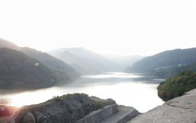 Acord de mediu pentru amenajarea hidroenergetică Surduc-Siriu Comitetul de Analiză Tehnică din cadrul Ministerului Mediului a aprobat acordul de mediu pentru amenajarea hidroenergetică Surduc-Siriu, un proiect situat pe râul Bâsca Mare, în județele Buzău și Covasna