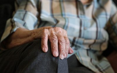 Ziua Vârstnicului ar putea fi instituită prin lege în România Inițiativa legislativă pentru instituirea Zilei Vârstnicului, care ar urma să fie celebrată în fiecare an pe 1 octombrie, este susținută de senatorul PSD Carmen Orban, la propunerea Institutului Român pentru Îmbătrânire Activă