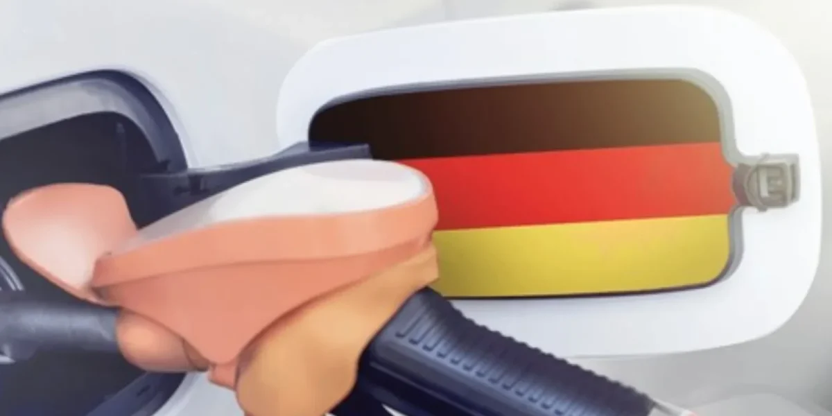 Germania introduce o regulă controversată pentru prețul benzinei: o singură modificare pe zi Guvernul german pregătește o propunere legislativă care vizează limitarea creșterii prețurilor la carburanți
