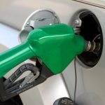 Creșterile de prețuri la carburanți și posibile soluții: Accizele, pe masă Ministrul Energiei, Bogdan Ivan, a anunțat joi că Guvernul ia în calcul mai multe scenarii pentru a face față creșterilor de prețuri la carburanți, inclusiv posibila reducere a accizelor