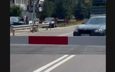 Acțiune a Poliției Rutiere: Peste 400 de sancțiuni pentru nerespectarea regulilor la trecerile de cale ferată Polițiștii rutieri au intensificat controalele la trecerile la nivel cu calea ferată, aplicând sute de sancțiuni pentru nerespectarea regulilor de circulație