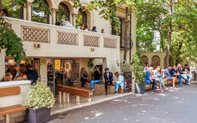 Bob Coffee Lab, din nou în topul mondial al cafenelelor Cafeneaua de specialitate Bob Coffee Lab, un nume cunoscut în industria cafelei din România, a fost inclusă în topul celor mai bune 100 de cafenele din lume, ocupând locul 55