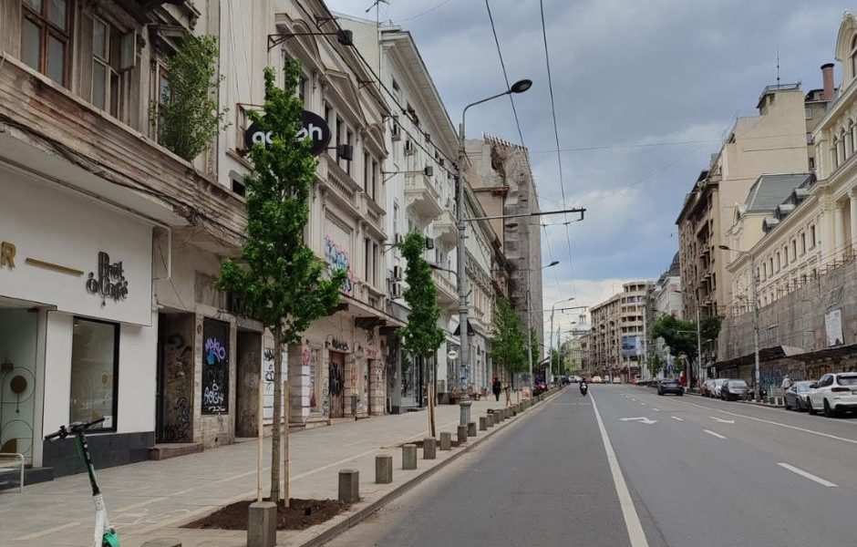 Amenzi pentru fațade neîngrijite în centrul Capitalei: Ciucu cere curățenie Primarul general al Capitalei, Ciprian Ciucu, a anunțat o serie de controale și sancțiuni aplicate agenților economici din centrul Bucureștiului, pentru nerespectarea obligațiilor privind aspectul exterior al clădirilor și spațiilor comerciale