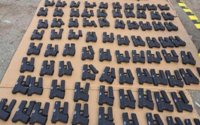 Captură impresionantă la Calafat: Peste 100 de pistoale și zeci de mii de țigări de contrabandă, descoperite într-un camion Polițiștii de frontieră au făcut o descoperire importantă la punctul de control Calafat