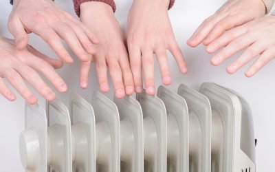 Bucureștenii vor plăti mai puțin la facturile de căldură dacă energia termică nu respectă standardele Consilierii Generali ai Municipiului București au aprobat, în ședința de vineri, un proiect de hotărâre prin care locuitorii Capitalei vor putea beneficia de facturi mai mici la încălzire