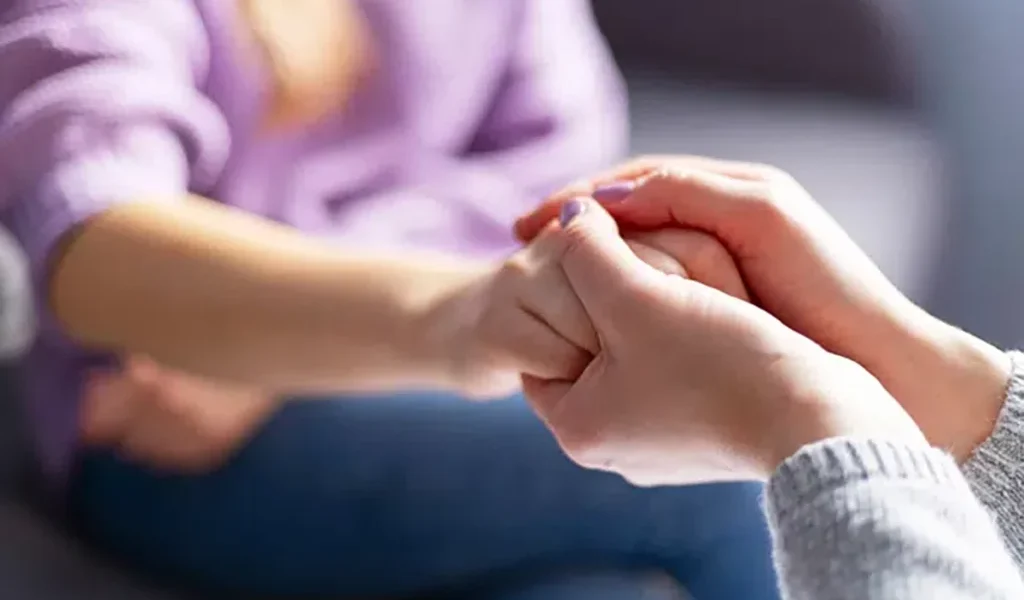 Talcul, sub lupa experților: Riscuri potențiale pentru sănătate și legături cu afecțiuni grave Utilizat pe scară largă, de la produse pentru bebeluși până la cosmetice, talcul ar putea ascunde pericole pentru sănătate, potrivit studiilor recente