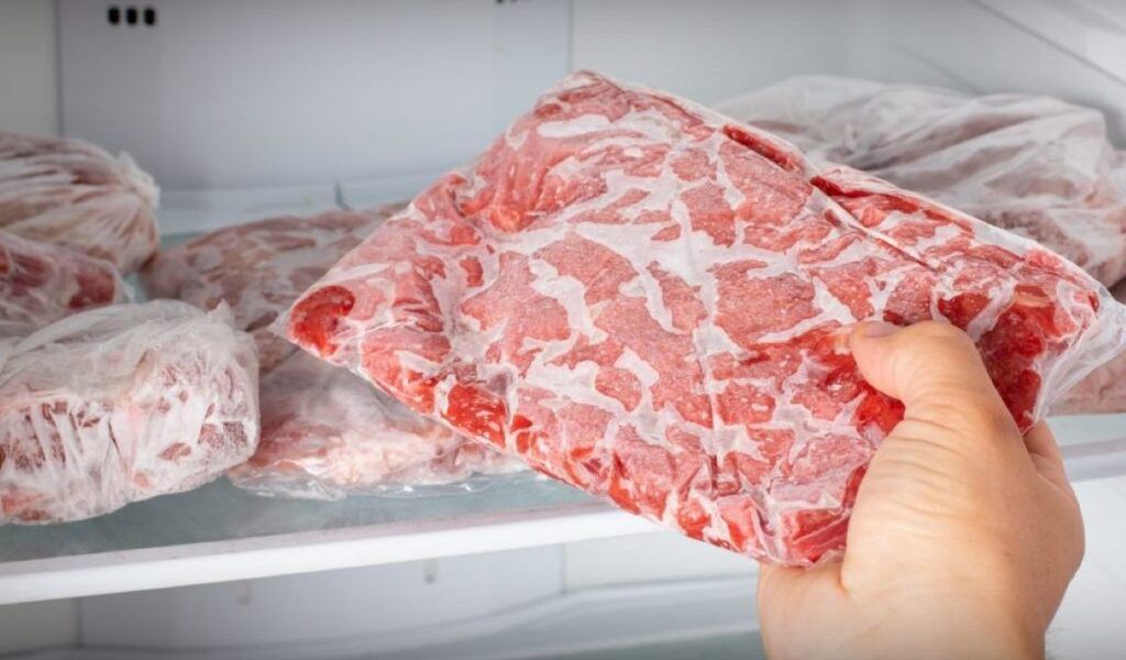 Avertisment privind carne din Brazilia: Marius Budăi semnalează riscuri pentru consumatorii români Fostul ministru al Muncii, Marius Budăi, a lansat un avertisment cu privire la consumul de carne din Brazilia, importată în Uniunea Europeană