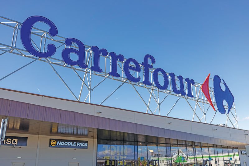 Francezii de la Carrefour vând operațiunile din România