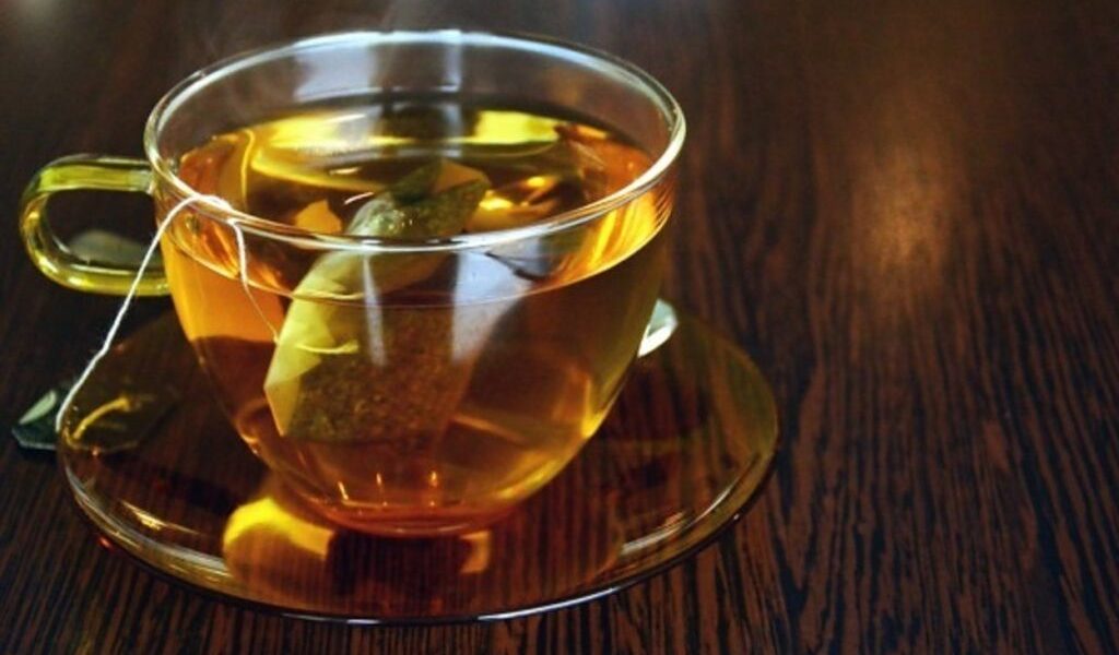 Pătlagina, planta cu efect calmant asupra stomacului, revine în atenția cercetătorilor Un ceai folosit de generații pentru a calma durerile de stomac și alte afecțiuni digestive își reconfirmă valoarea, grație noilor cercetări