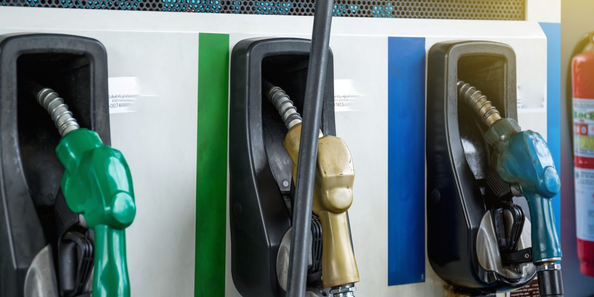 Benzina și motorina se scumpesc din nou: Guvernul ia în calcul măsuri pentru a limita creșterile Prețurile carburanților continuă să crească în România, punând presiune pe bugetele șoferilor