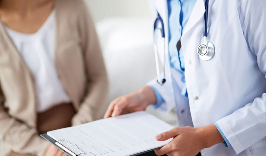 Noi drepturi pentru pacienți: Programare automată și a doua opinie medicală gratuită Noi reglementări privind drepturile pacienților, stipulate în Legea 46/2003, au intrat în vigoare recent, introducând două măsuri menite să faciliteze accesul la servicii medicale