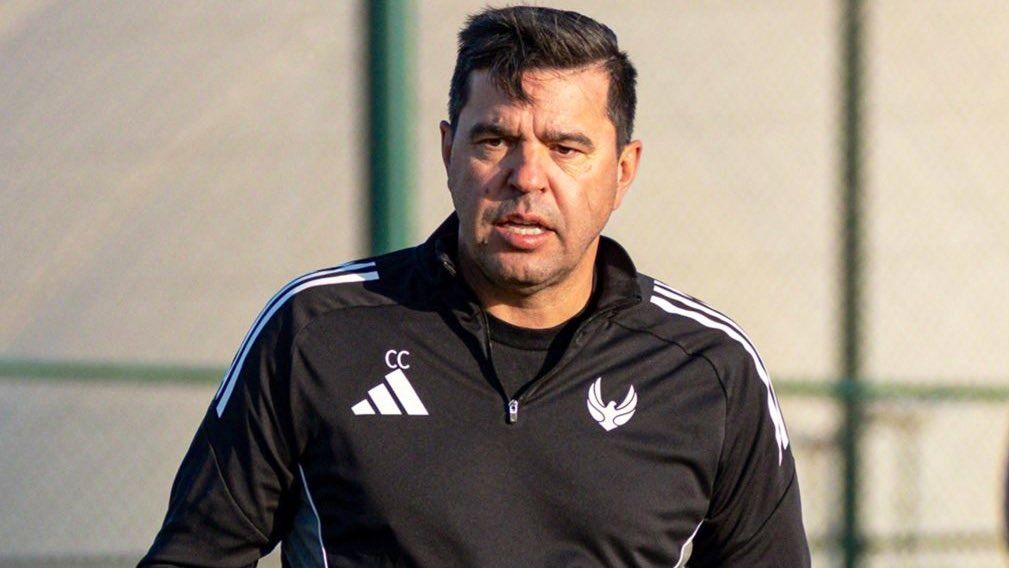 Cosmin Contra, antrenorul lui Al-Arabi, a lăudat siguranța din Qatar și a prefațat meciul dificil cu Al-Ahli Antrenorul român Cosmin Contra, aflat la conducerea echipei Al-Arabi SC din Qatar, a exprimat public recunoștința sa față de autoritățile locale pentru climatul de siguranță pe care îl resimte în țară