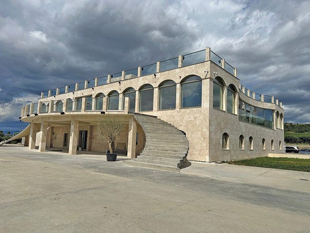 Afaceristul Ninel-Aurelian Alexandru investește într-un hotel de lux în Boldești Scăieni Grupul Ferrucio, controlat de omul de afaceri Ninel-Aurelian Alexandru, intenționează să construiască un hotel de patru stele în Boldești Scăieni, județul Prahova