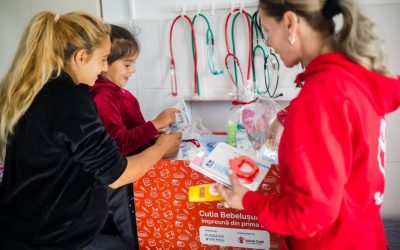 „Cutia Bebelușului” revine cu o nouă ediție în 16 județe, vizând reducerea mortalității infantile Organizația Salvați Copiii România, împreună cu Fundația OMV Petrom, lansează cea de-a treia ediție a programului „Cutia Bebelușului”