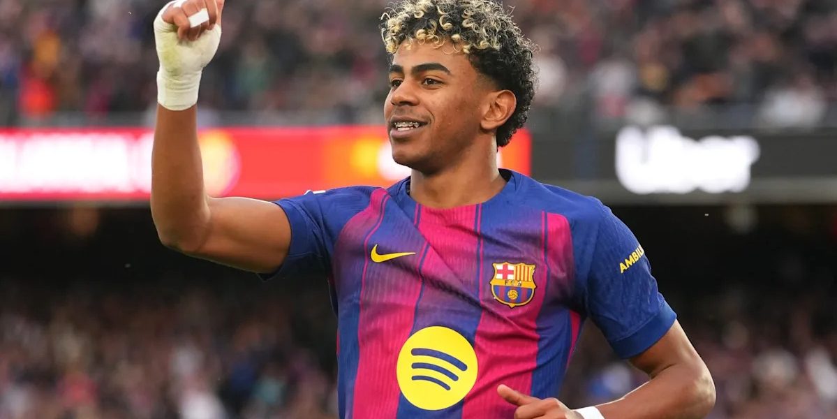 Lamine Yamal, pe urmele lui Messi? Tînărul fotbalist spaniol dărâmă recorduri la Barcelona Comparațiile cu Lionel Messi sunt, poate, pripite, la începutul carierei lui Lamine Yamal