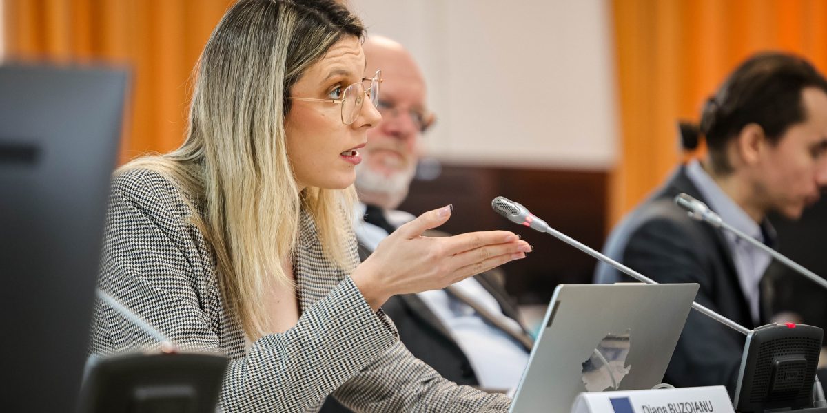 Moțiunea împotriva ministrului Mediului, Diana Buzoianu, respinsă de Senat Moțiunea simplă împotriva ministrului Mediului, Diana Buzoianu, a fost respinsă luni de plenul Senatului