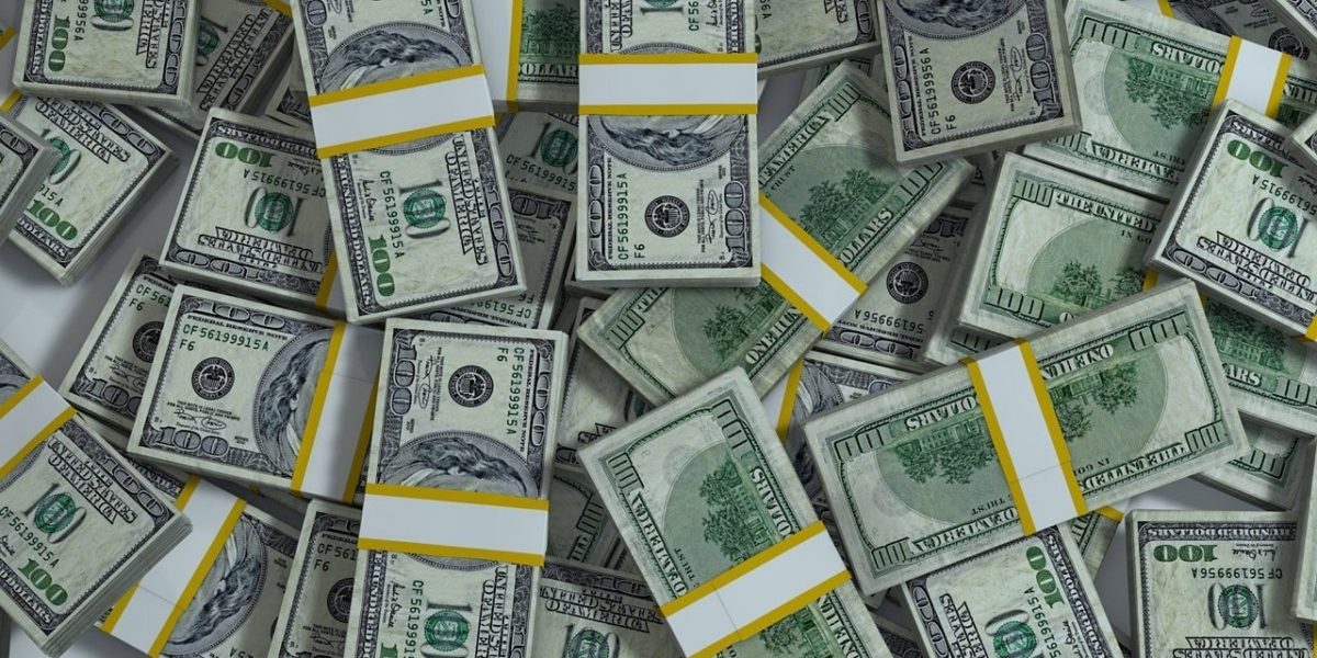 Trump, interesat de o posibilă contribuție financiară a țărilor arabe într-un eventual conflict cu Iranul Fostul președinte american Donald Trump pare interesat de ideea ca statele arabe să contribuie financiar la costurile unui eventual război împotriva Iranului