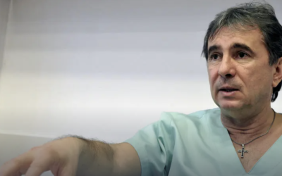 Profesorul Dorel Săndesc, condamnat cu suspendare pentru ucidere din culpă Profesorul Dorel Săndesc, cunoscut medic și manager al Spitalului Județean de Urgență din Timișoara, a fost condamnat de Judecătoria Timișoara la un an și opt luni de închisoare cu suspendare