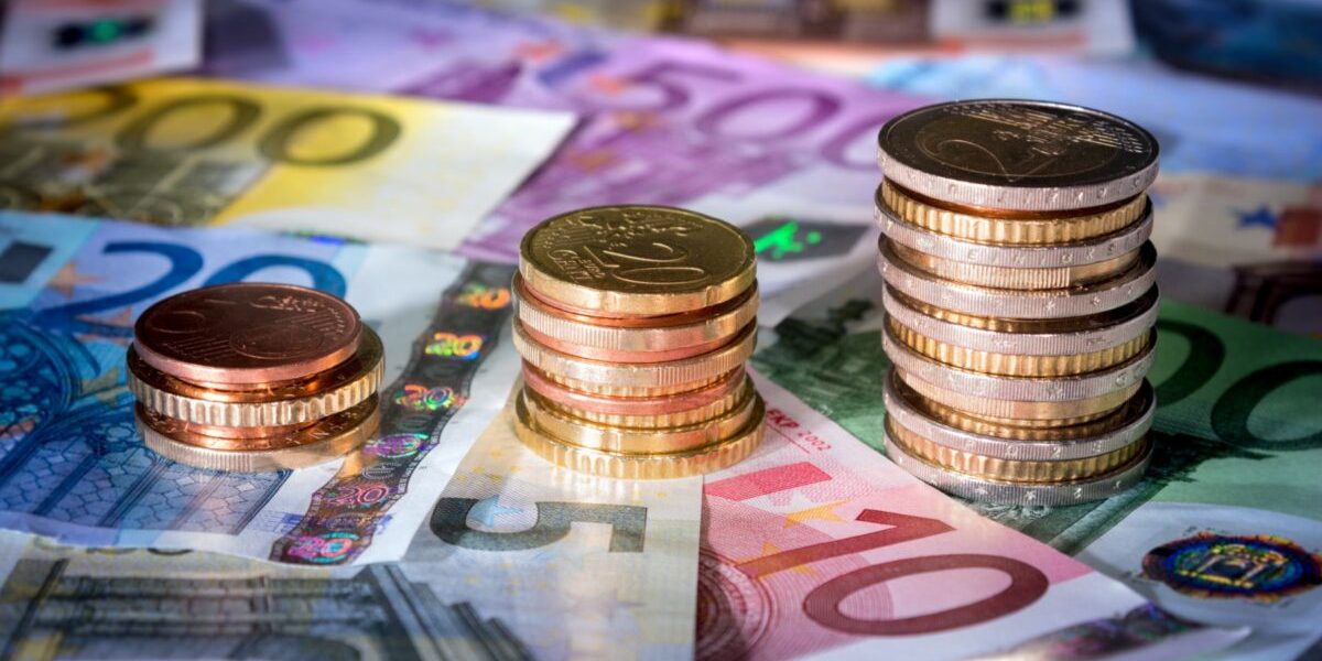 FMI avertizează: Războiul din Iran amenință o criză economică mondială Fondul Monetar Internațional (FMI) trage un semnal de alarmă cu privire la posibilele consecințe ale războiului în curs din Iran, avertizând asupra unui șoc economic „global, dar asimetric”