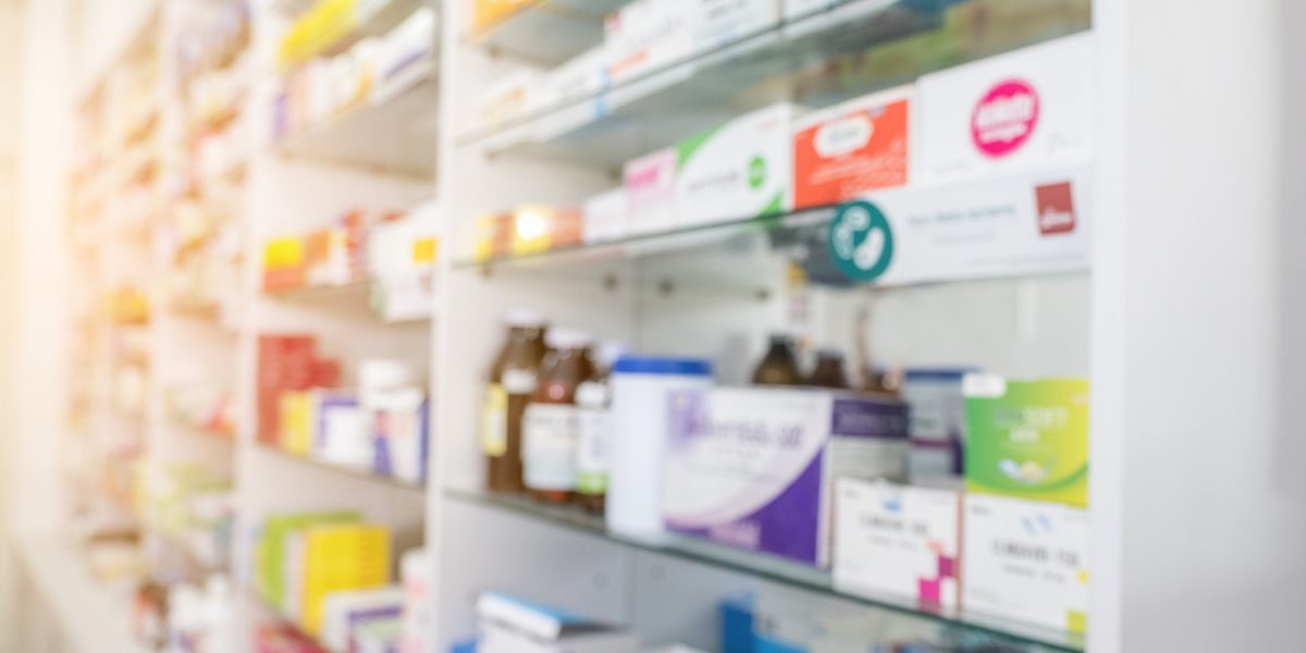 Ministrul Sănătății: România nu se confruntă cu o criză de medicamente, dar monitorizează situația Ministrul Sănătății, Alexandru Rogobete, a ținut să liniștească populația în legătură cu zvonurile privind o posibilă criză de medicamente, în contextul actual al conflictului din Orientul Mijlociu