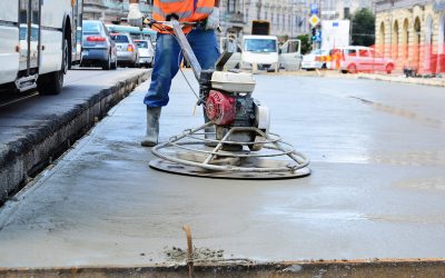 Criza aeriană afectează sever sectoarele cheie ale economiei românești Blocajul aerian generat de conflictul din zona Golfului lovește puternic sectoarele vitale ale economiei românești, precum construcțiile, producția și industria ospitalității