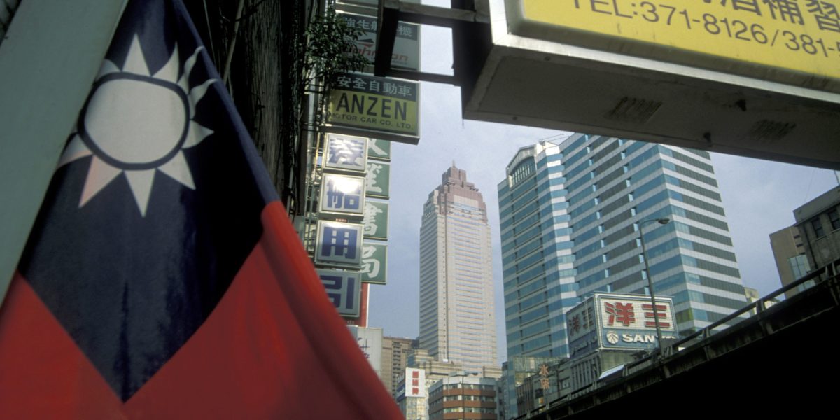 Xi Jinping invită liderul opoziției din Taiwan la Beijing Președintele chinez Xi Jinping a adresat o invitație liderului principalului partid de opoziție din Taiwan, Cheng Li-wun, de a vizita China