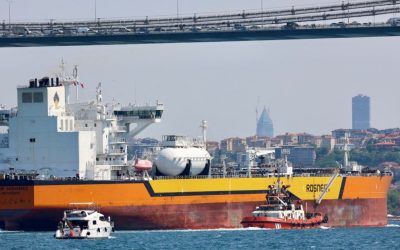 SUA relaxează temporar sancțiunile asupra petrolului rusesc pentru a stabiliza piața energetică Departamentul Trezoreriei SUA a emis o licență care permite vânzarea petrolului rusesc și a produselor petroliere încărcate pe nave până pe 12 martie, cu o valabilitate extinsă până la 11 aprilie