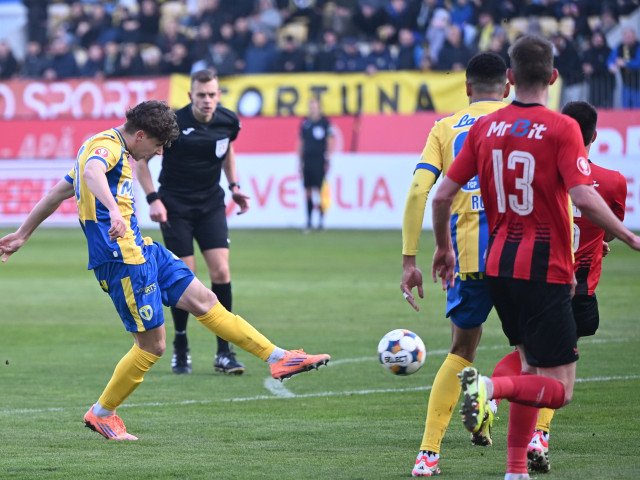 Petrolul și Csíkszereda, 0-0 la pauză. Meciul, LIVE pe Digi Sport 1. Prahovenii, în căutarea golului.