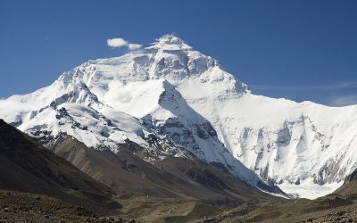Ghețarii din Himalaya se topesc într-un ritm alarmant: o criză în timp real Rata de topire a ghețarilor din masivele Hindu Kush și Himalaya s-a dublat începând cu anii 2000 din cauza încălzirii globale, conform rezultatelor a două studii recente