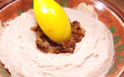 Mărarul, un condiment nepotrivit pentru fasolea bătută Fasolea bătută, un preparat clasic al bucătăriei românești, este apreciată pentru simplitatea și gustul său bogat