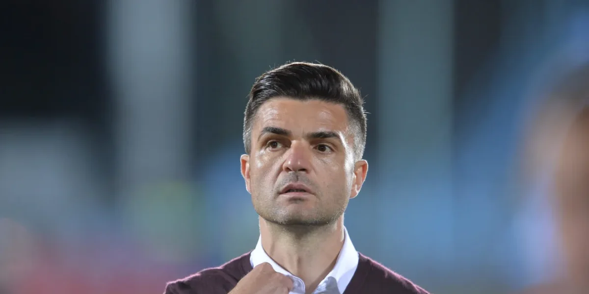 Bratu debutează cu un egal pe banca Metaloglobusului Florin Bratu a debutat pe banca tehnică a echipei Metaloglobus cu un rezultat de egalitate, 2-2, în meciul disputat în deplasare cu UTA Arad, în etapa a 30-a a Superligii