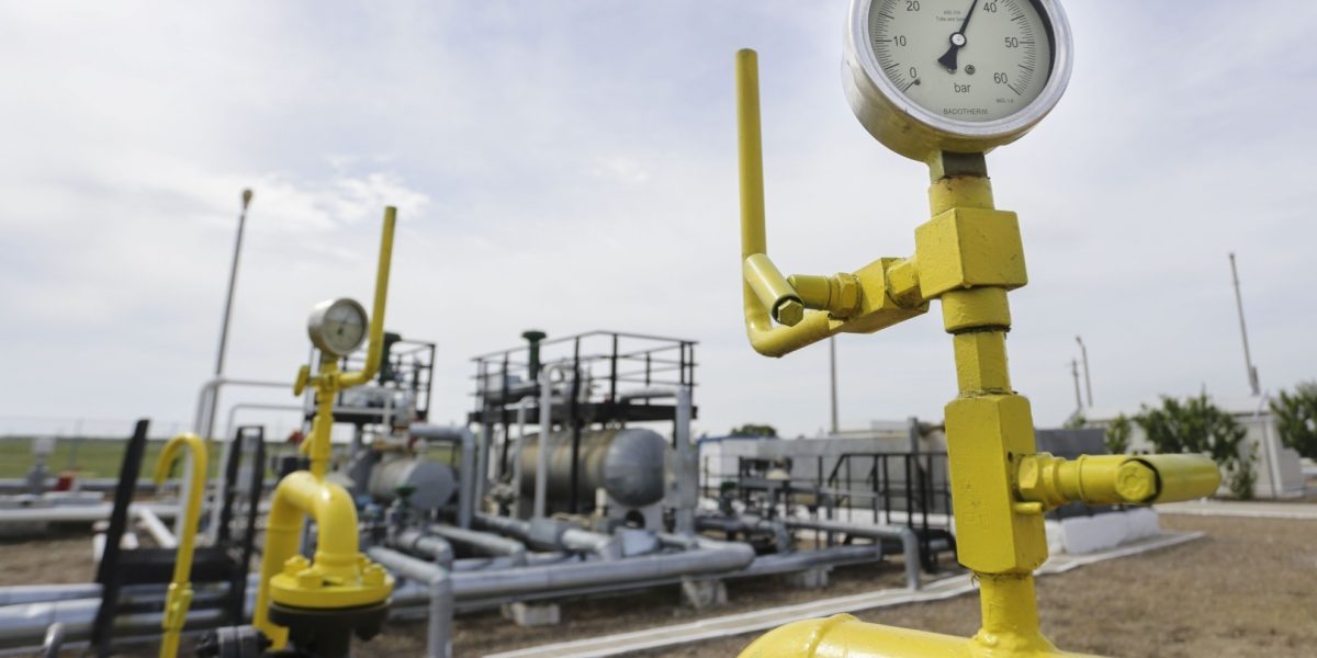 Creșterea prețului gazelor naturale pune presiune pe economia românească Prețul gazelor naturale pe piața europeană a înregistrat o creștere de 40%, din cauza unei combinații de factori geopolitici și economici