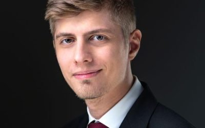 Theodor Alexandru Genoiu: De la moștenirea culturală la finanțele strategice Theodor Alexandru Genoiu, un tânăr analist financiar cu rădăcini adânci în domeniul investițiilor și finanțelor, a ales să își construiască parcursul profesional la intersecția dintre moștenirea culturală și ambițiile economice