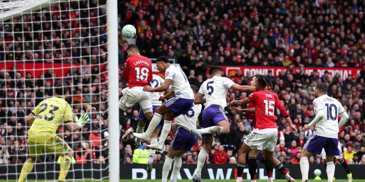 Manchester United a învins Aston Villa cu scorul de 3-1 într-un meci crucial pentru ambele echipe în lupta pentru un loc în Champions League